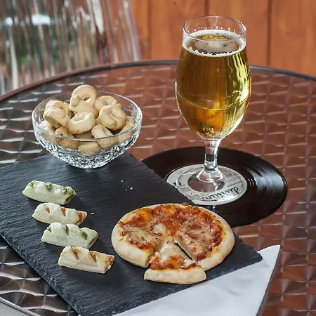 فندق مبيت وإفطار Enjoy Vida Casola di Napoli